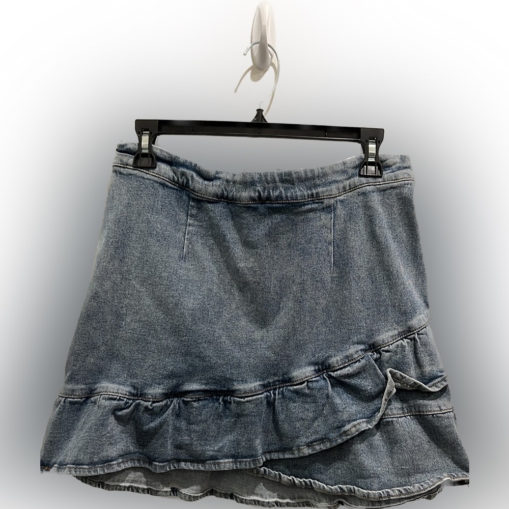 Denim skirt!